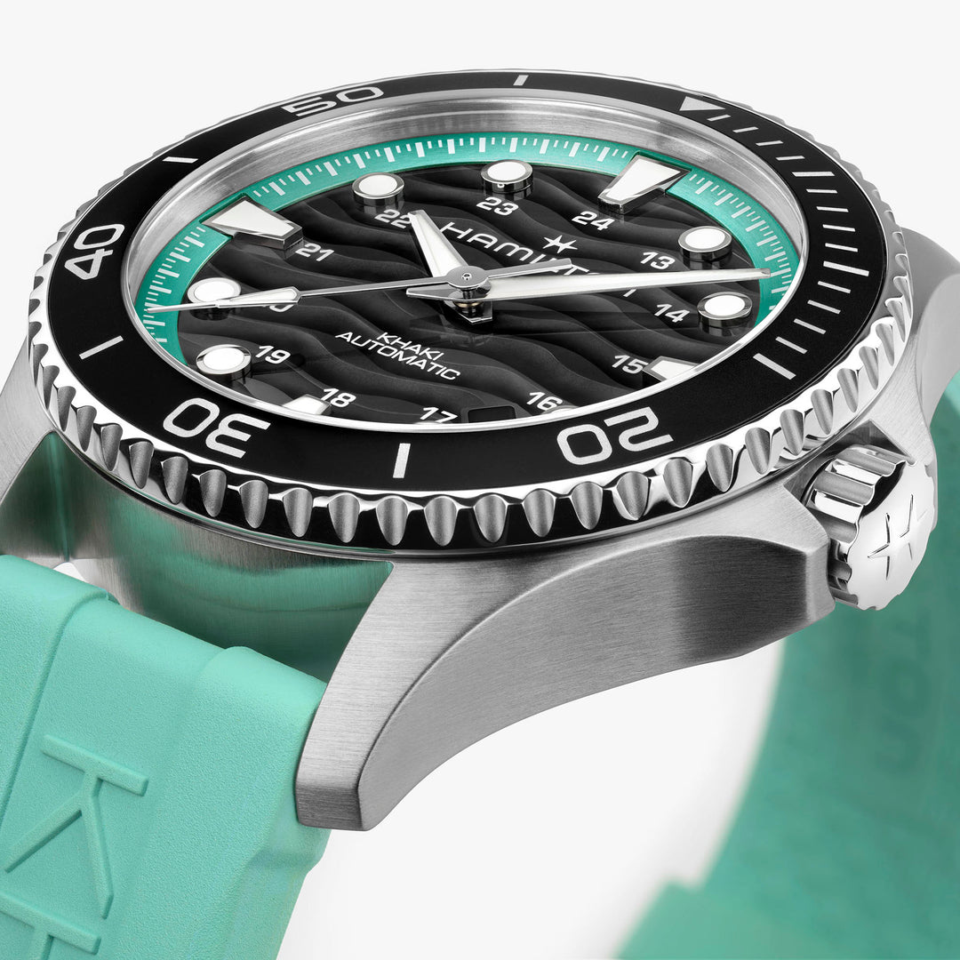 Hamilton Khaki Navy Scuba 40mm H82415331 detail view 3