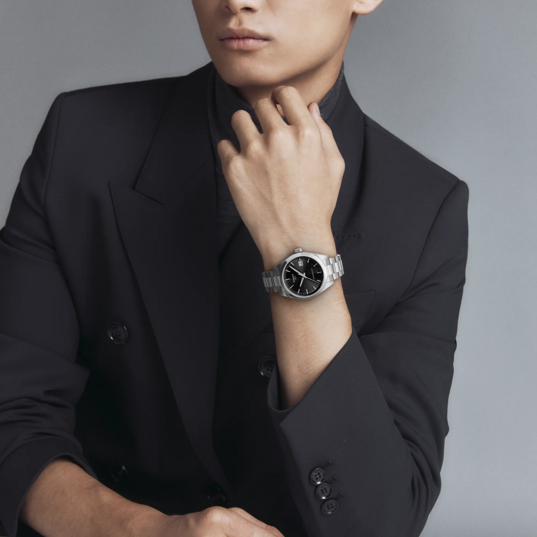 Simulation of the watch Tissot Gentleman 38mm on a wrist, reference T165.807.11.051.00
