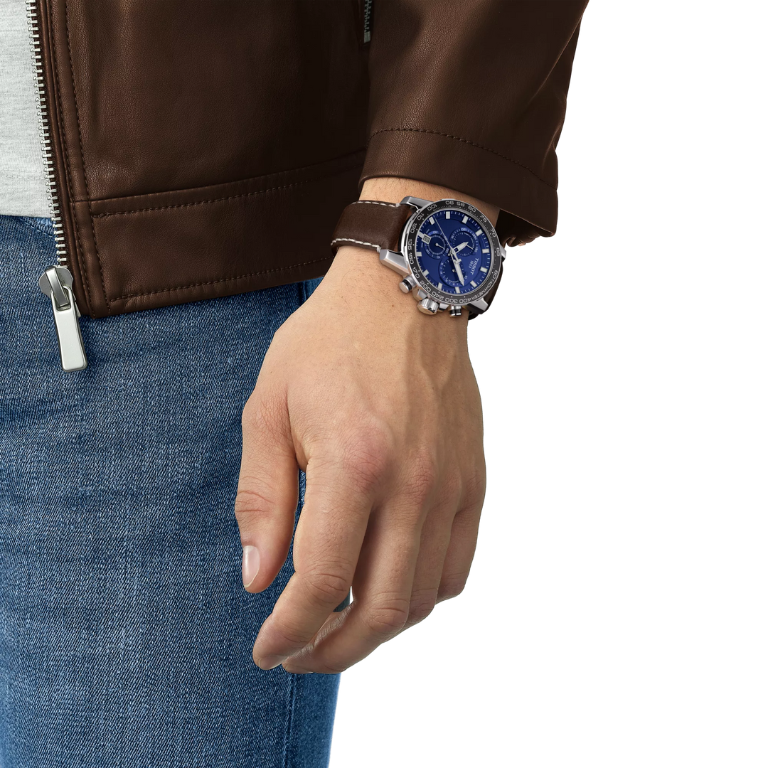 Simulation of the watch Tissot Supersport Chrono 45.5mm on a wrist, reference T125.617.16.041.00