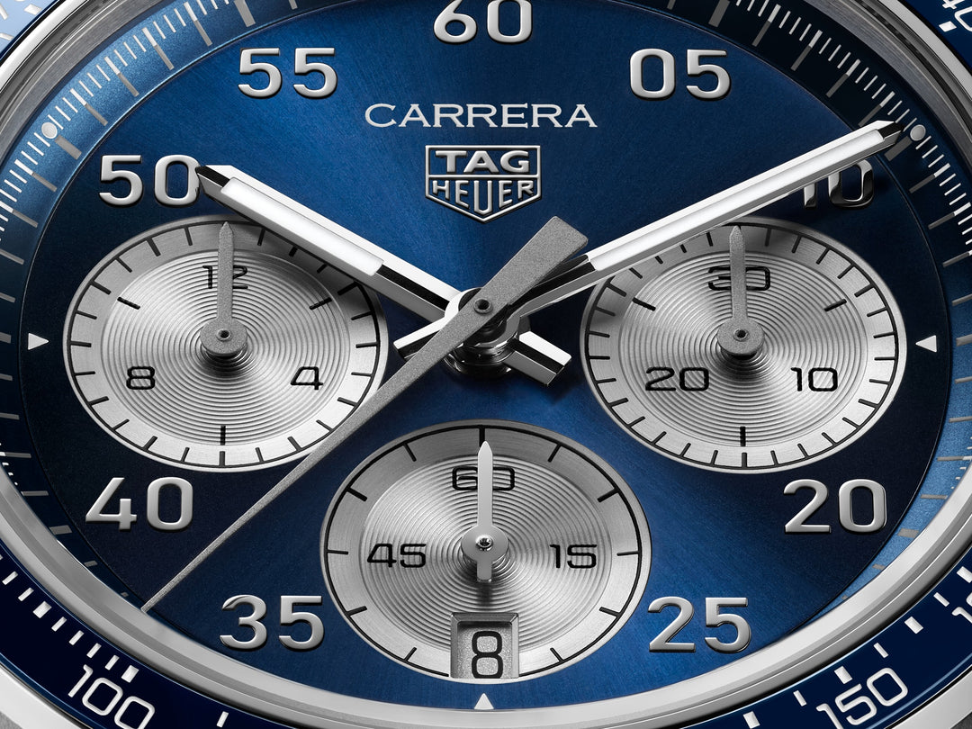 TAG Heuer Carrera Chronograph Sport 42 mm CDB2111.BA0054 – dial detail