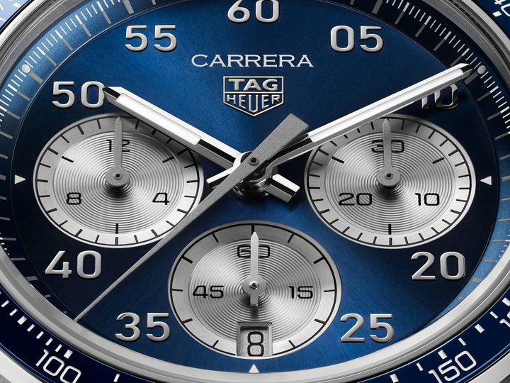 TAG Heuer Carrera Chronograph Sport 42 mm CDB2111.BA0054 – dial detail