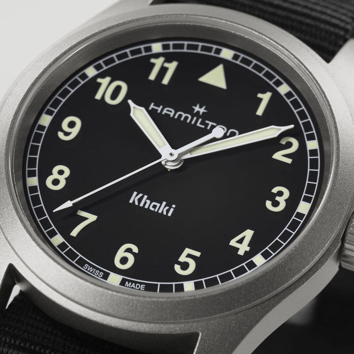 Hamilton Khaki Field Quartz 38 mm H69401430 dial