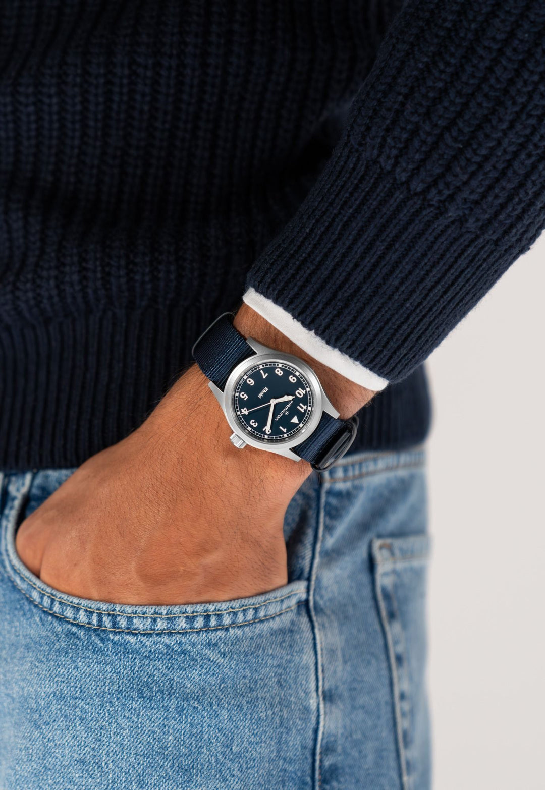 Hamilton Khaki Field Quartz 38 mm H69401940 wrist