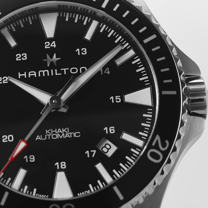 Hamilton Khaki Navy Scuba Auto 40 mm H82335131 dial detail 2