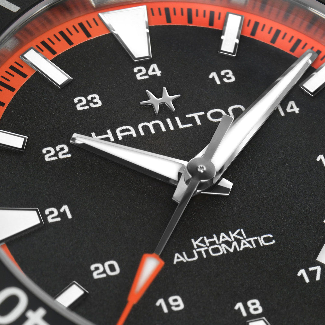 Hamilton Khaki Navy Scuba Auto 40 mm H82395331 dial detail
