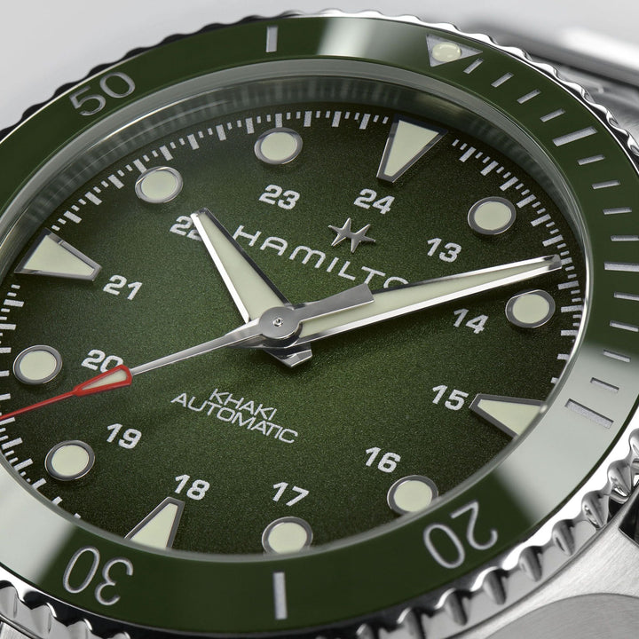 Hamilton Khaki Navy Scuba Auto 43 mm H82525160 dial