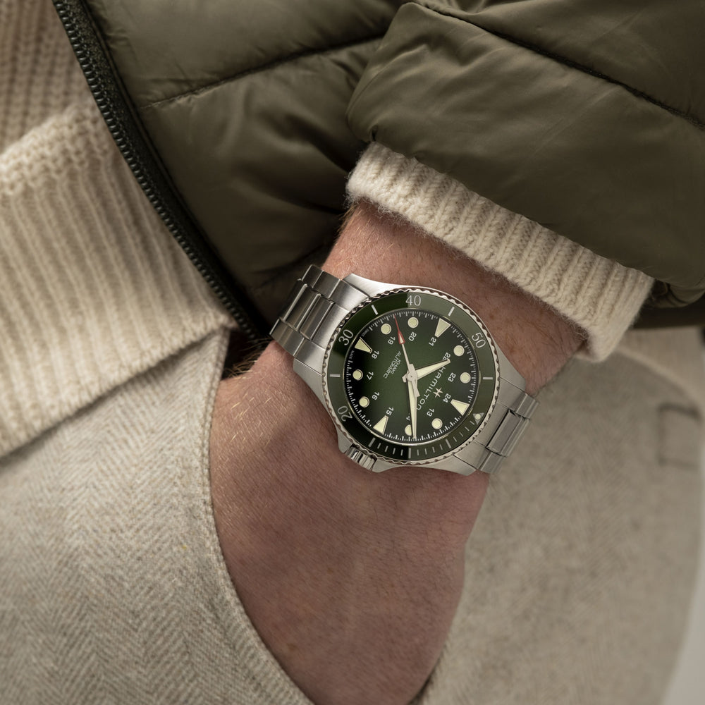 Hamilton Khaki Navy Scuba Auto 43 mm H82525160 wrist