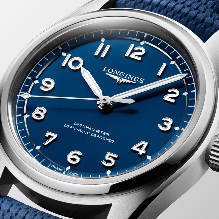 Longines Spirit Pilot L3.809.4.93.9 detail