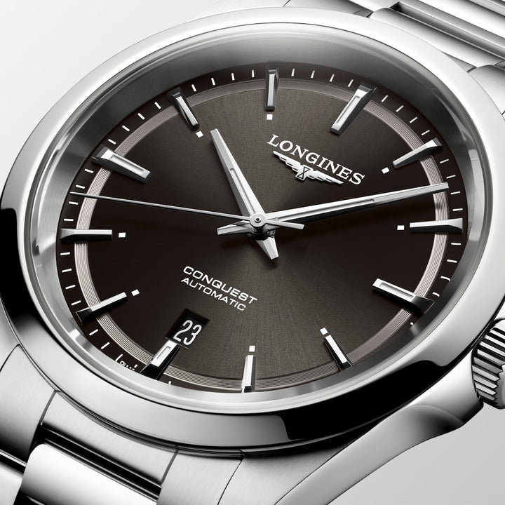 Longines Conquest 41 mm L3.830.4.52.6 dial detail