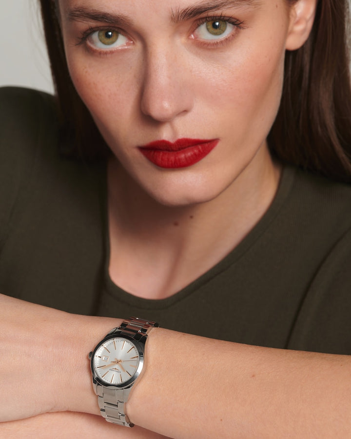 Longines Conquest Classic 29 mm L2.286.4.72.6 wrist