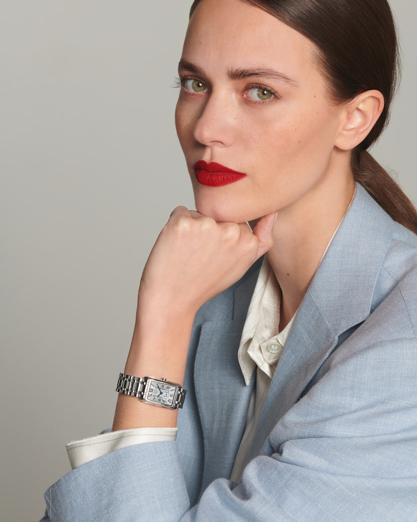 Longines DolceVita 20.80 mm x 32 mm L5.255.4.71.6 wrist