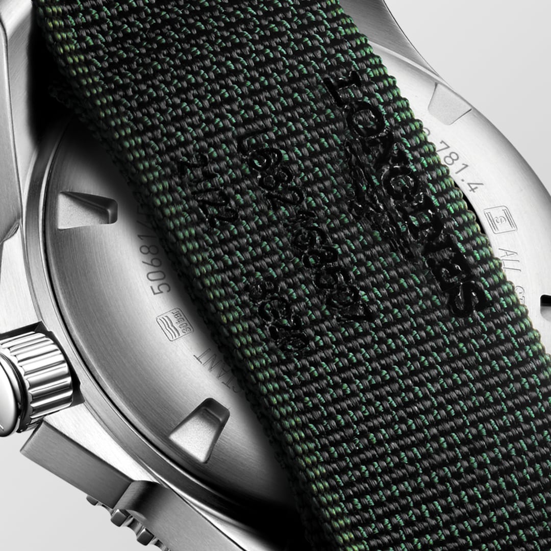 Longines HydroConquest 41 mm L3.781.4.05.2 solid case back