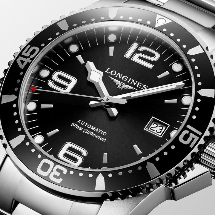 Longines Hydroconquest 41 mm L3.742.4.56.6 dial detail