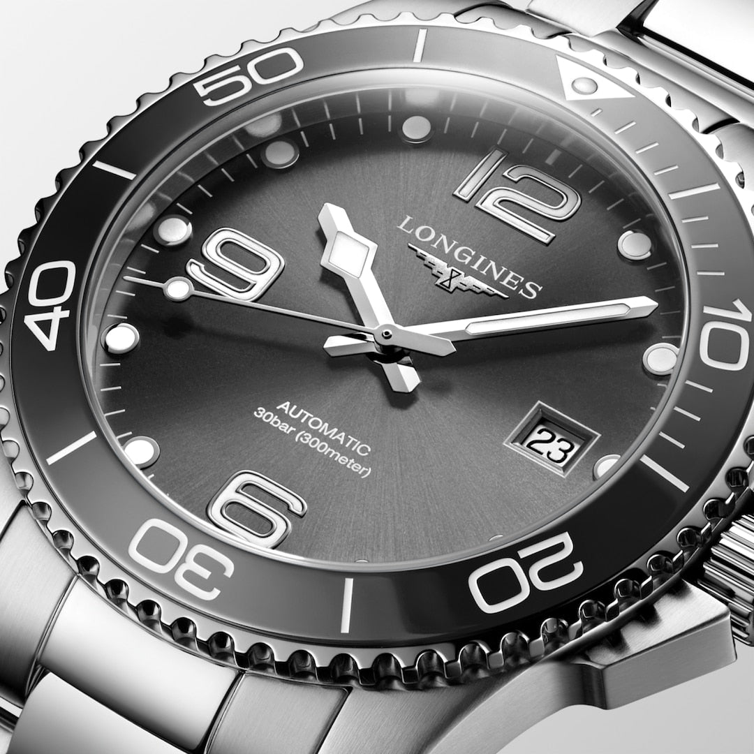 Longines Hydroconquest 41 mm L3.781.4.76.6 dial detail