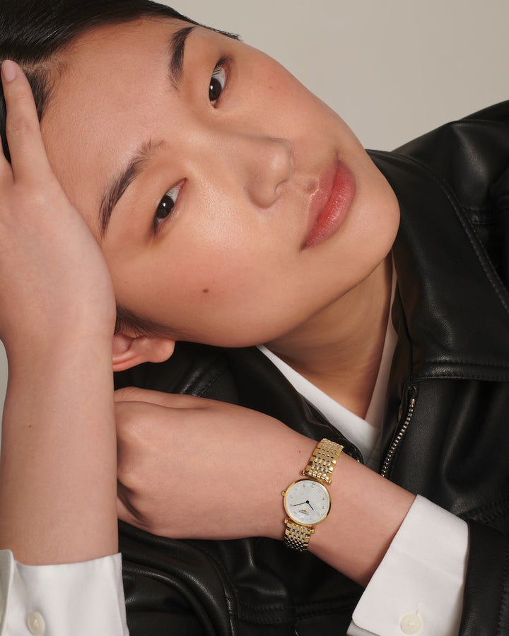 Longines La Grande Classique 24 mm L4.209.2.87.7 wrist