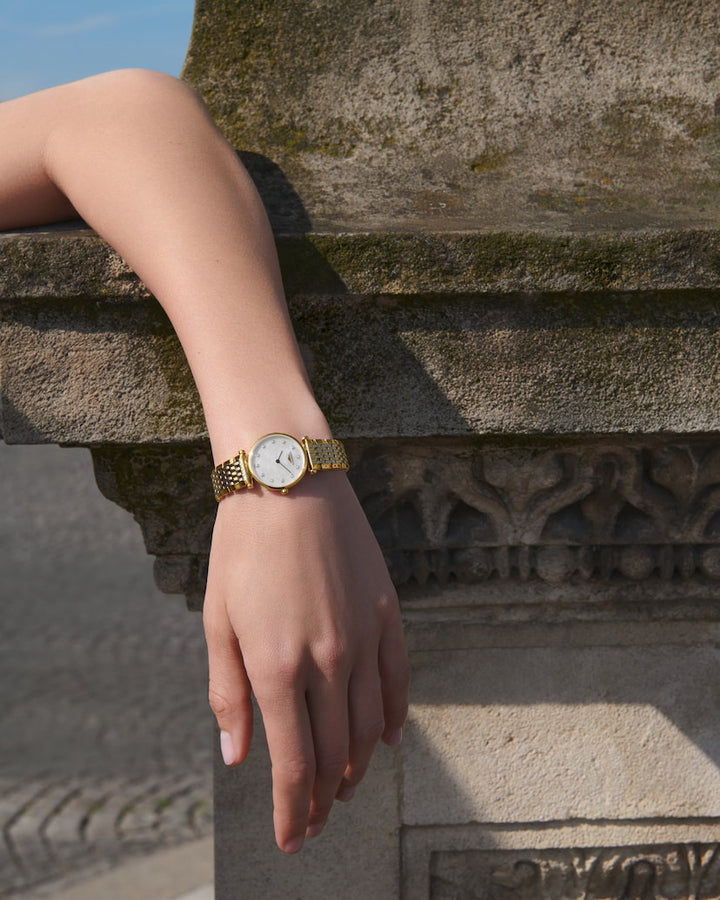 Longines La Grande Classique 24 mm L4.209.2.87.7 wrist 2