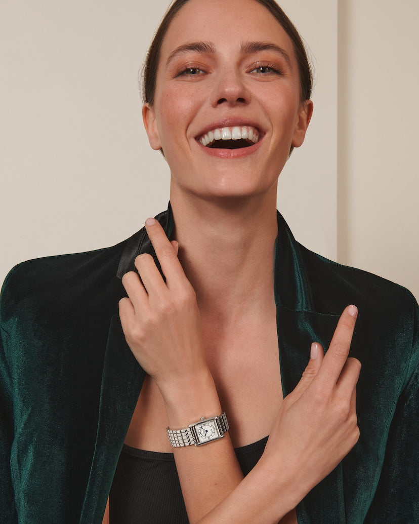 Longines Mini DolceVita 21.50 X 29.00 mm L5.200.4.75.6 wrist