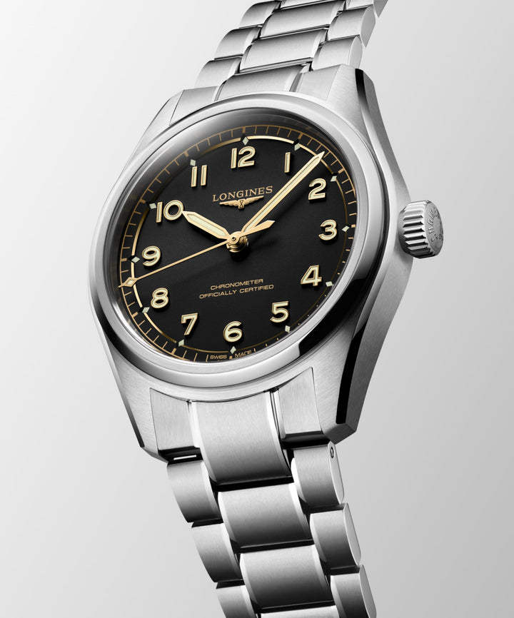 Longines Spirit Pilot 39 mm L3.809.4.53.6 detail