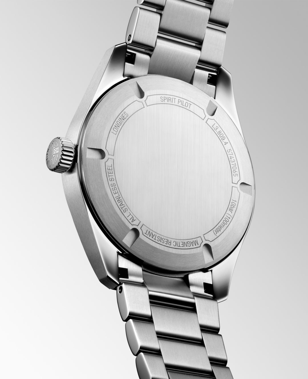 Longines Spirit Pilot 39 mm L3.809.4.53.6 soiid case detail