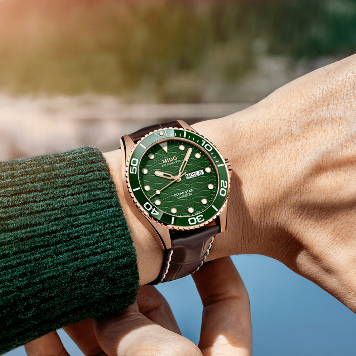 MIDO Ocean Star 200C 42.5 mm M042.430.36.091.00 wrist