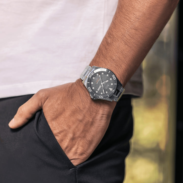 MIDO Ocean Star 200C Steel 42.5 mm M042.430.11.081.00 wrist 2