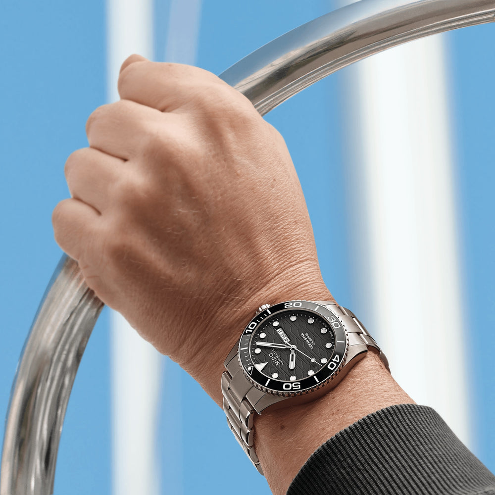 MIDO Ocean Star 200C Titanium 42.5 mm M042.430.44.051.00 Wrist
