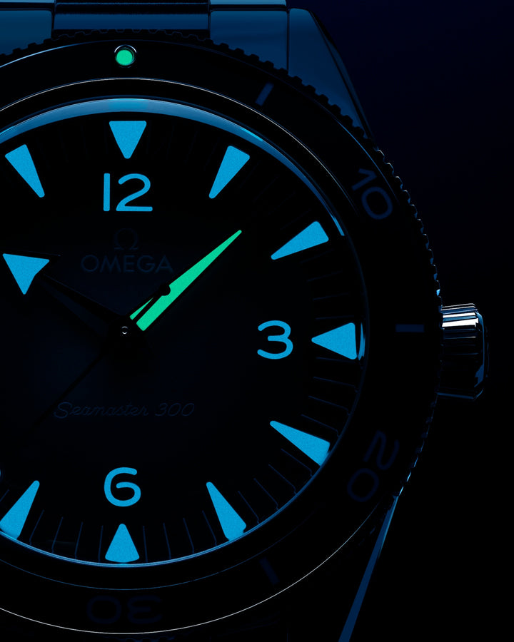 OMEGA Seamaster 300 41 mm 234.30.41.21.03.002 dial lumini
