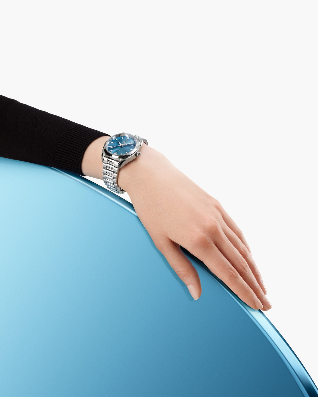 OMEGA Seamaster Aqua Terra 150M 34 mm 220.10.34.20.03.002 wrist