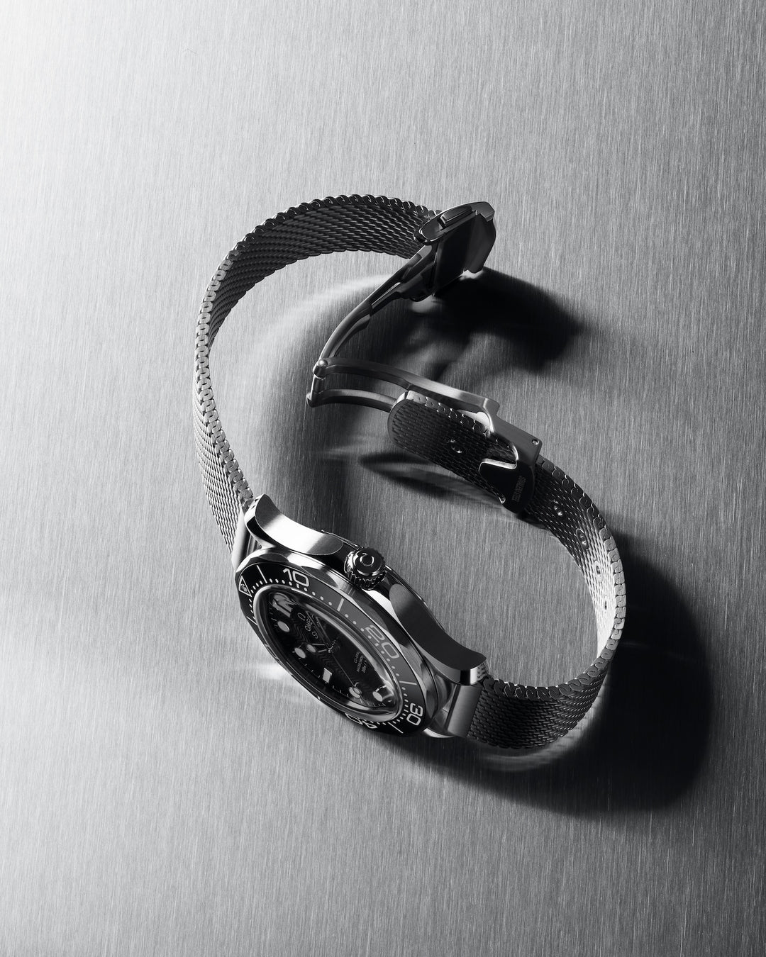 OMEGA Seamaster Diver 300M 42 mm 210.30.42.20.01.010 rubber strap