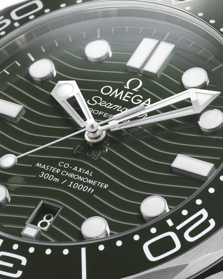 OMEGA Seamaster Diver 300M 42 mm 210.30.42.20.10.001 green dial