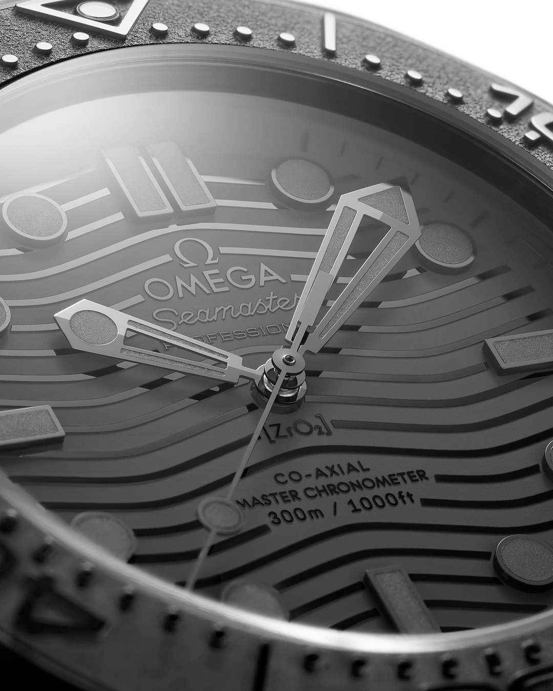 OMEGA Seamaster Diver 300M 43.5 mm 210.92.44.20.01.003 dial detail
