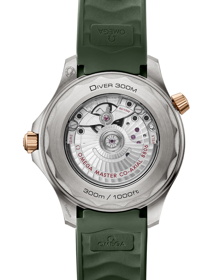 OMEGA Seamaster Diver 300M Titanium 42 mm 210.92.42.20.10.001 open case