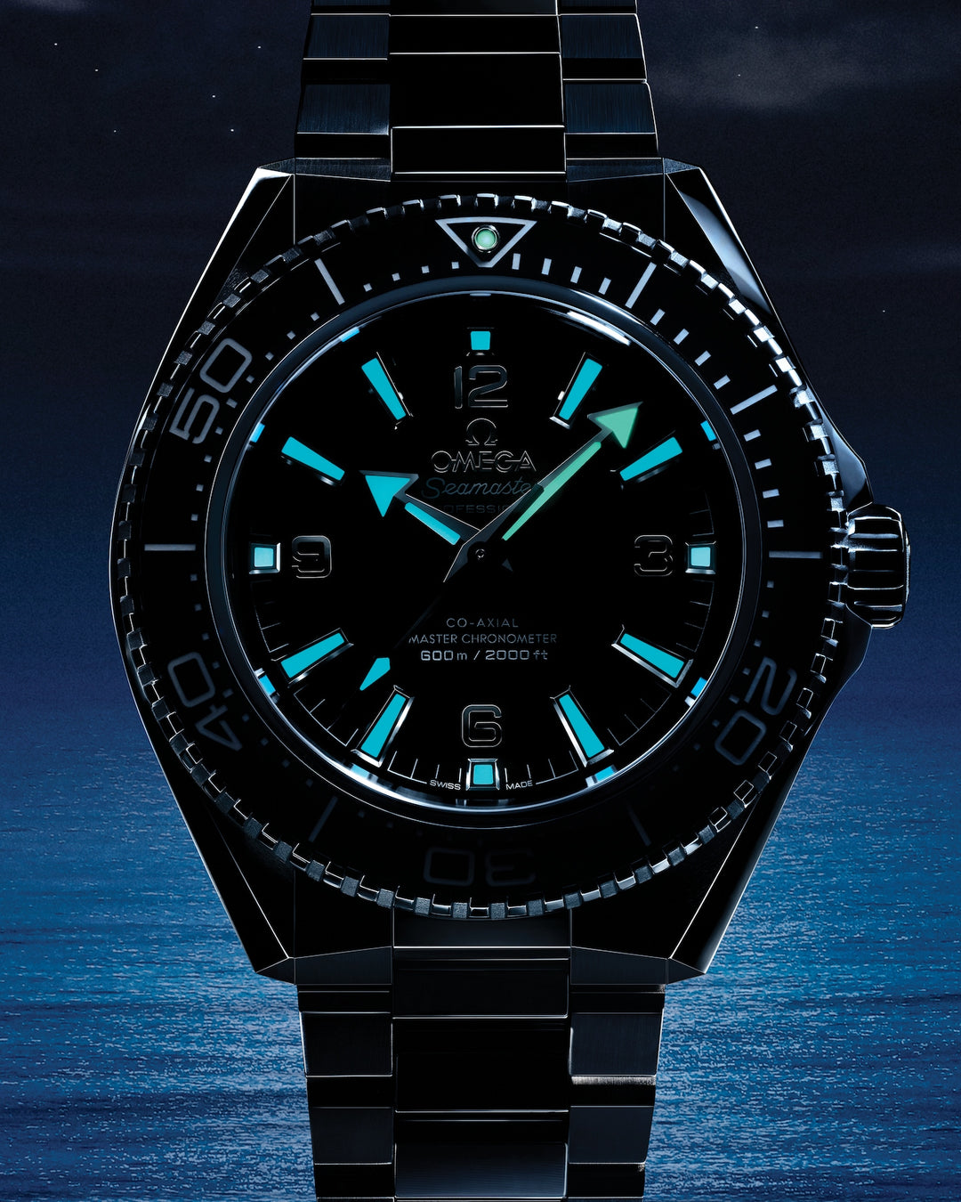 OMEGA Seamaster Planet Ocean 600M 42 mm 217.30.42.21.01.001 dial  fluorescent