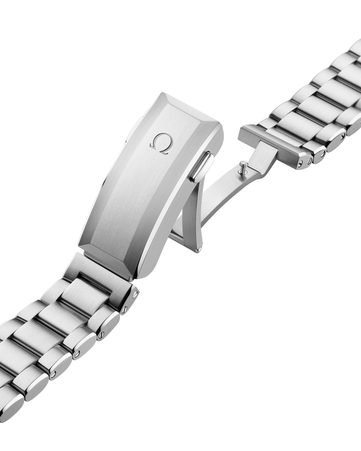 OMEGA Seamaster Planet Ocean 600M 43.5 mm 215.30.46.21.06.001 strap