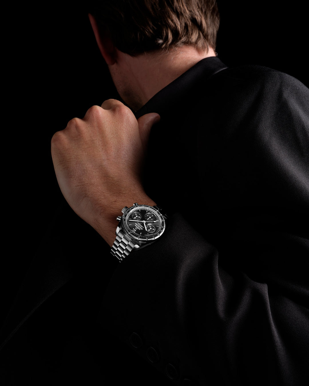 OMEGA Speedmaster 38 mm 324.30.38.50.01.001 wrist