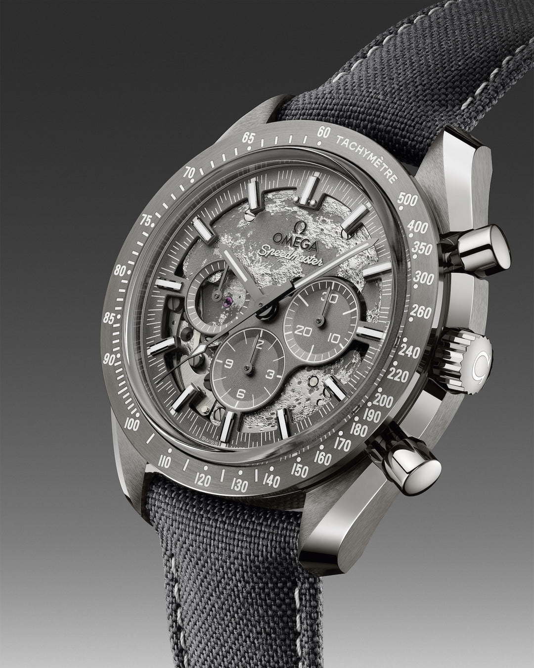 OMEGA Speedmaster Dark Side of the Moon  44.25 mm 310.92.44.50.06.001 profil