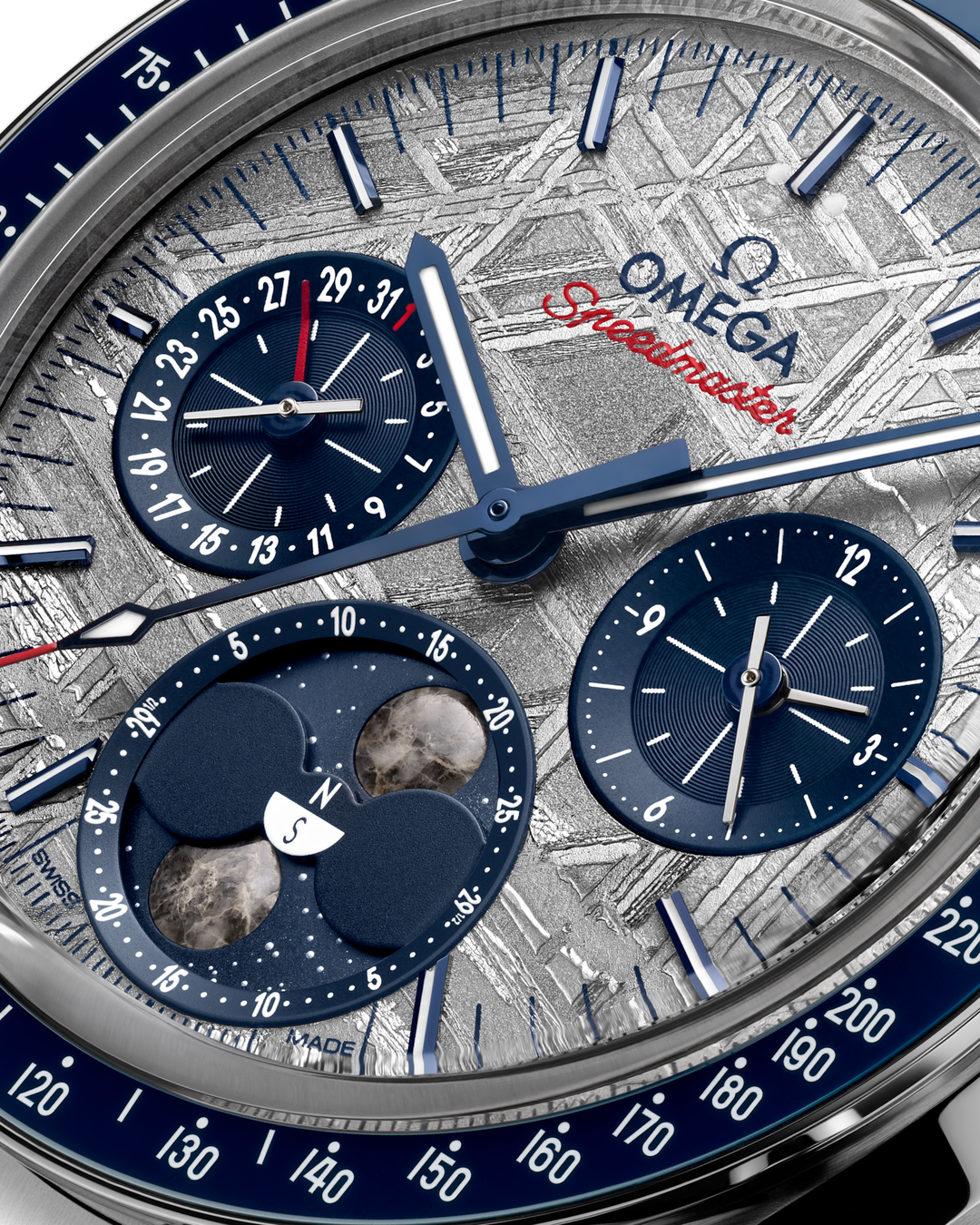 OMEGA Speedmaster Moonphase 43 mm 304.30.43.52.06.001 dial detail