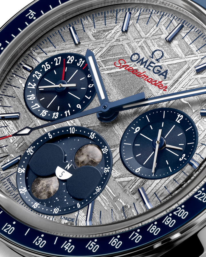 OMEGA Speedmaster Moonphase 43 mm 304.30.43.52.06.001 dial detail