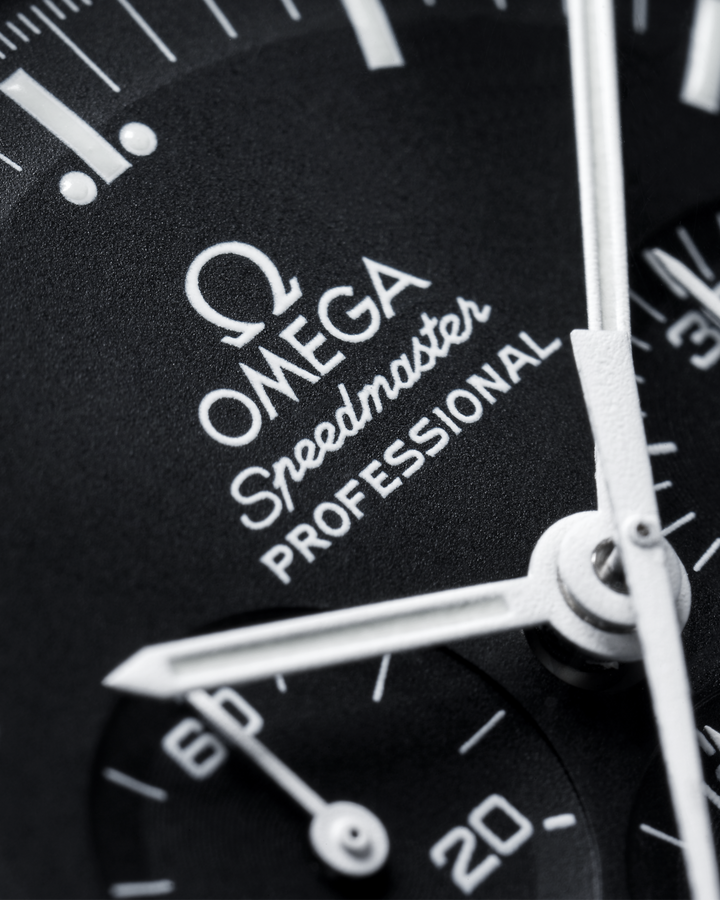 OMEGA Speedmaster Moonwatch Professional 42 mm 310.30.42.50.01.001 dial detail 2