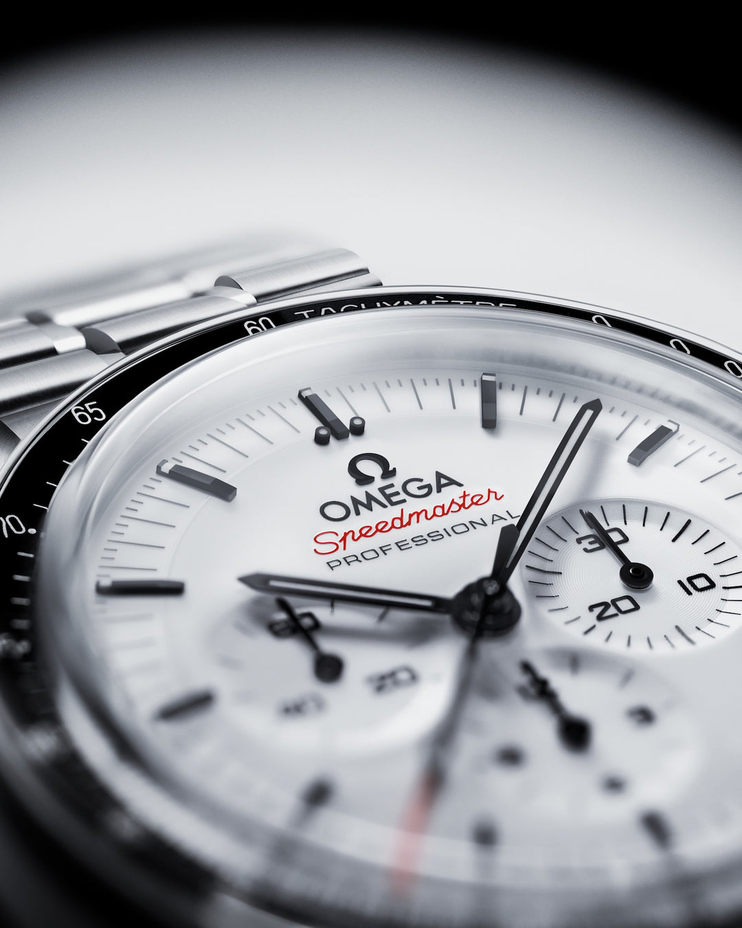 OMEGA Speedmaster Moonwatch Professional 42 mm 310.30.42.50.04.001 dial detail