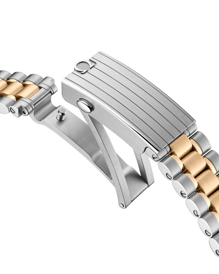 OMEGA Speedmaster Moonwatch Professional 42 mm gold on Moonshine™ 310.20.42.50.02.001 fold strap