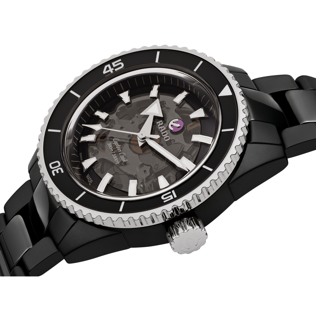 Rado Captain Cook High Tech Ceramic 43 mm R32127152 side view