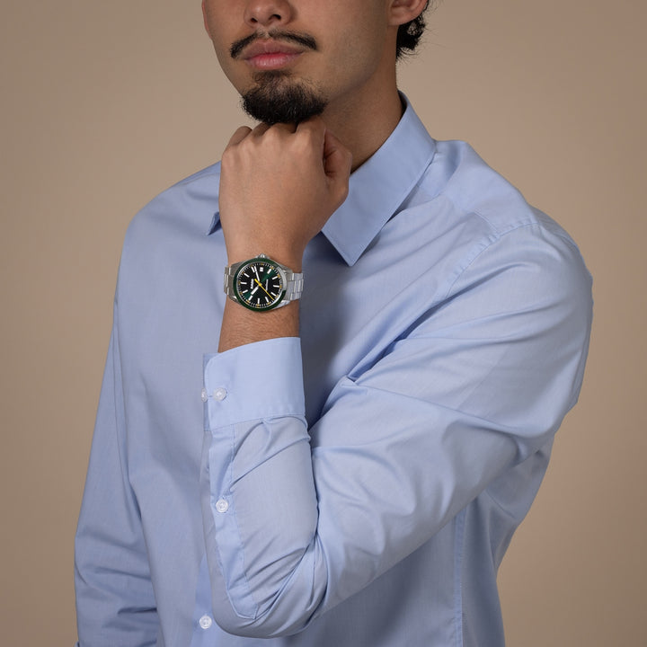 Rado HyperChrome 41.5  mm R32280313 wrist