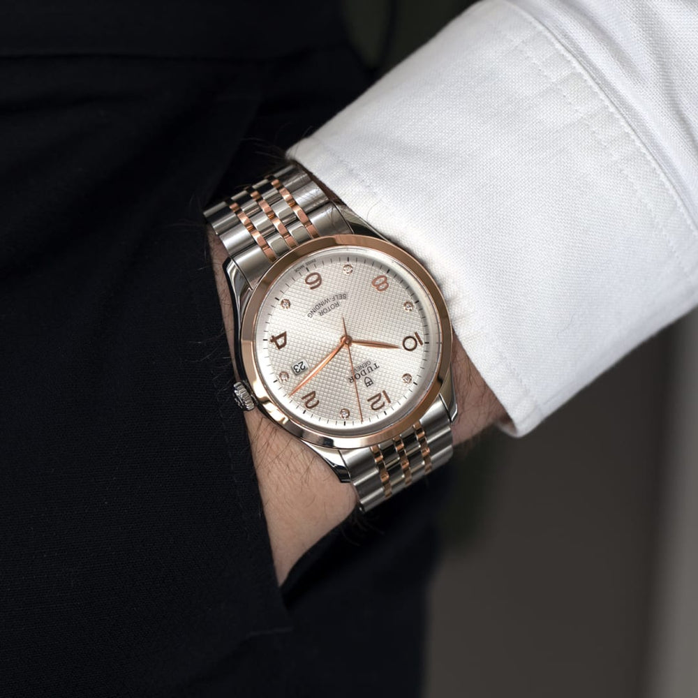 TUDOR 1926 41 mm M91651-0001 wrist