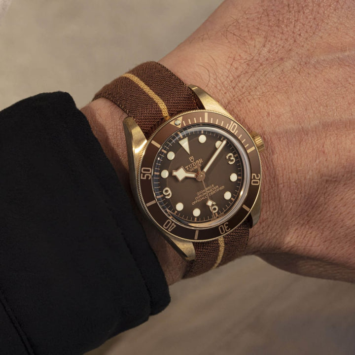 TUDOR Black Bay 58 Bronze 39 mm M79012M-0001 nato wrist