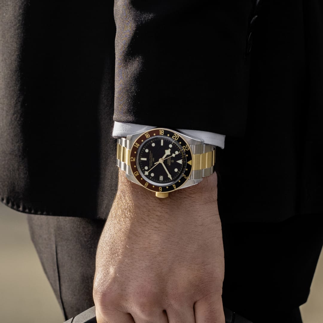 TUDOR Black Bay GMT S&G 41 mm M79833MN-0001 wrist