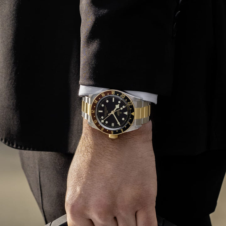 TUDOR Black Bay GMT S&G 41 mm M79833MN-0001 wrist