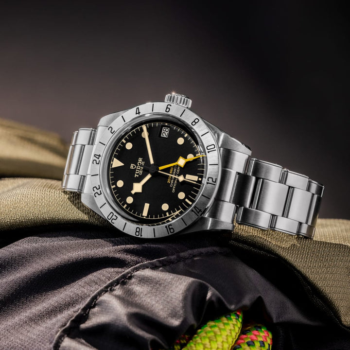 TUDOR Black Bay Pro GMT 39 mm M79470-0001 amb