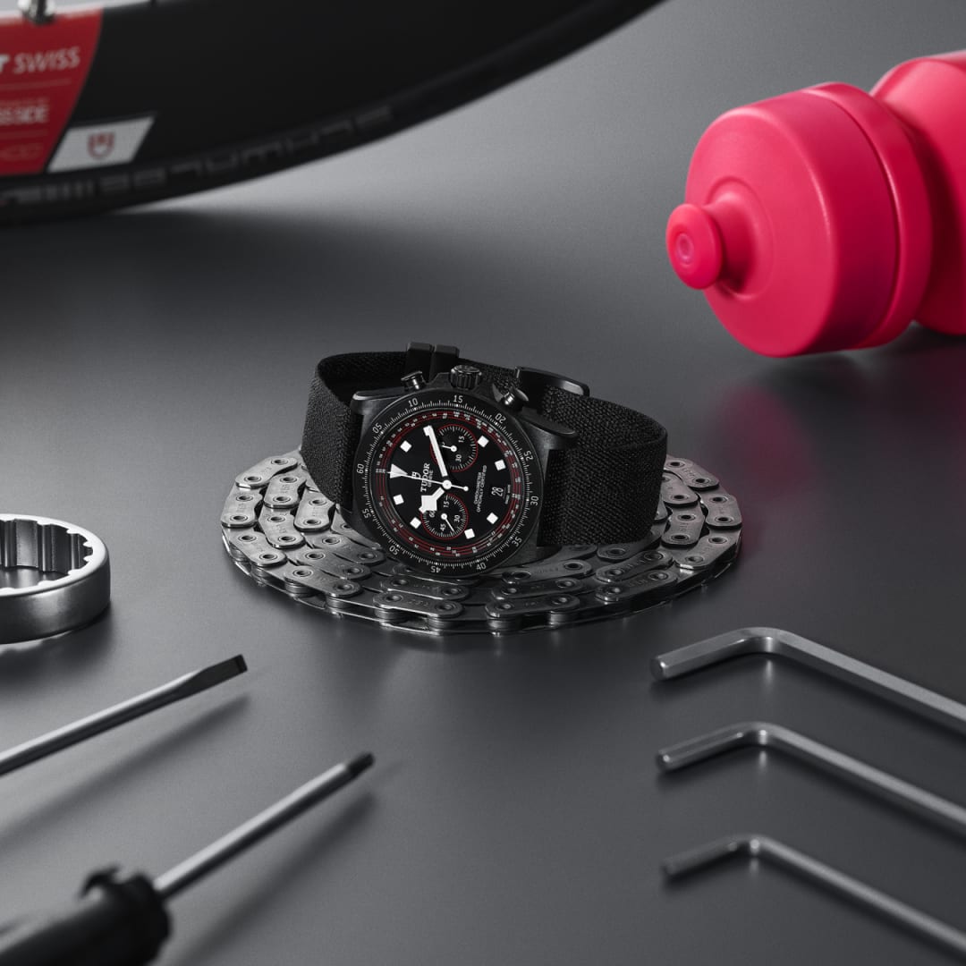 TUDOR Pelagos FXD Chrono 43 mm M25827KN-0001 amb