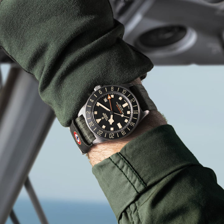 TUDOR Pelagos FXD GMT 42 mm M2542G257NU-0002 wrist
